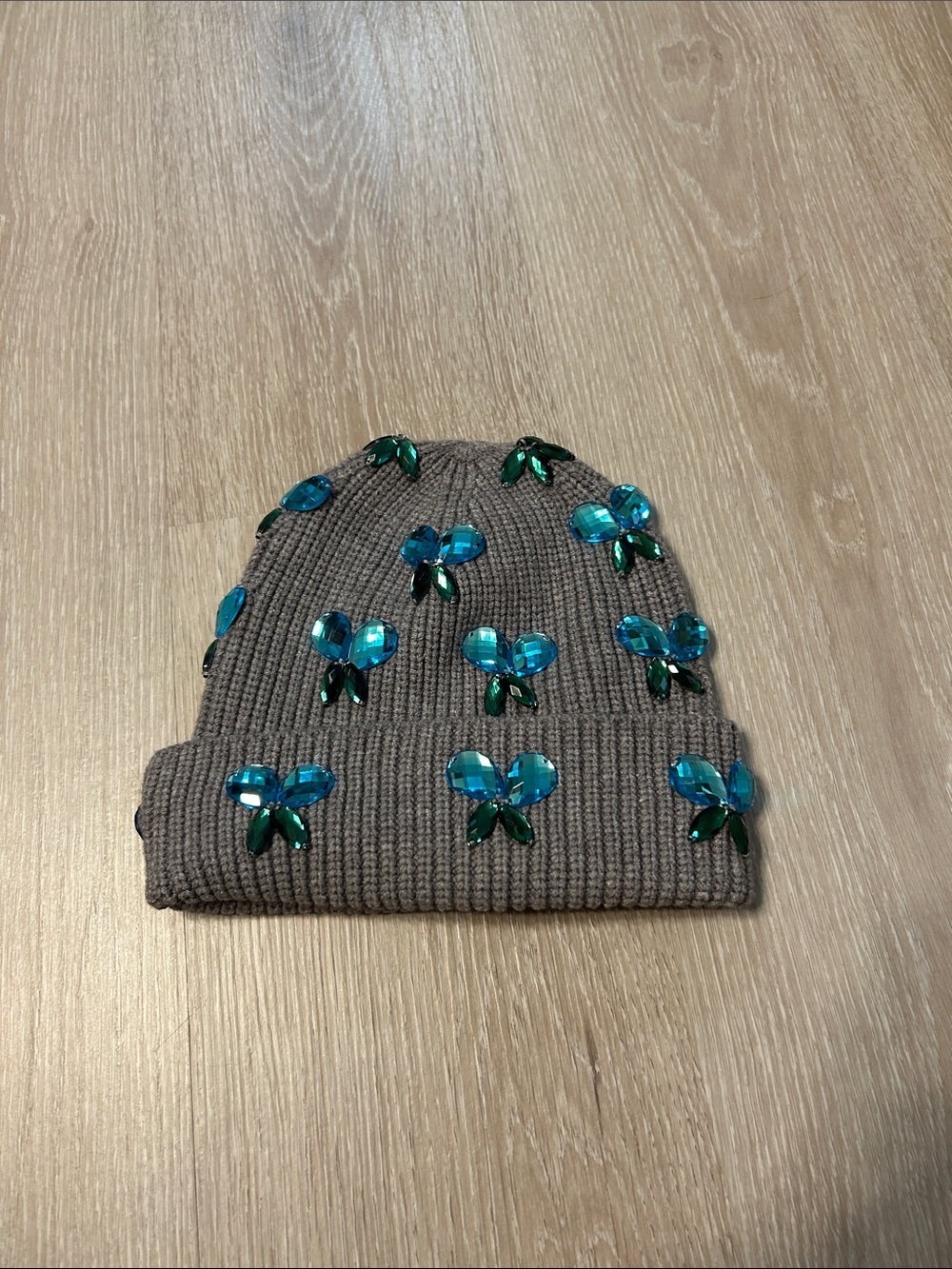 Lele Sadoughi Embellished Knit Beanie w Gem Flowers